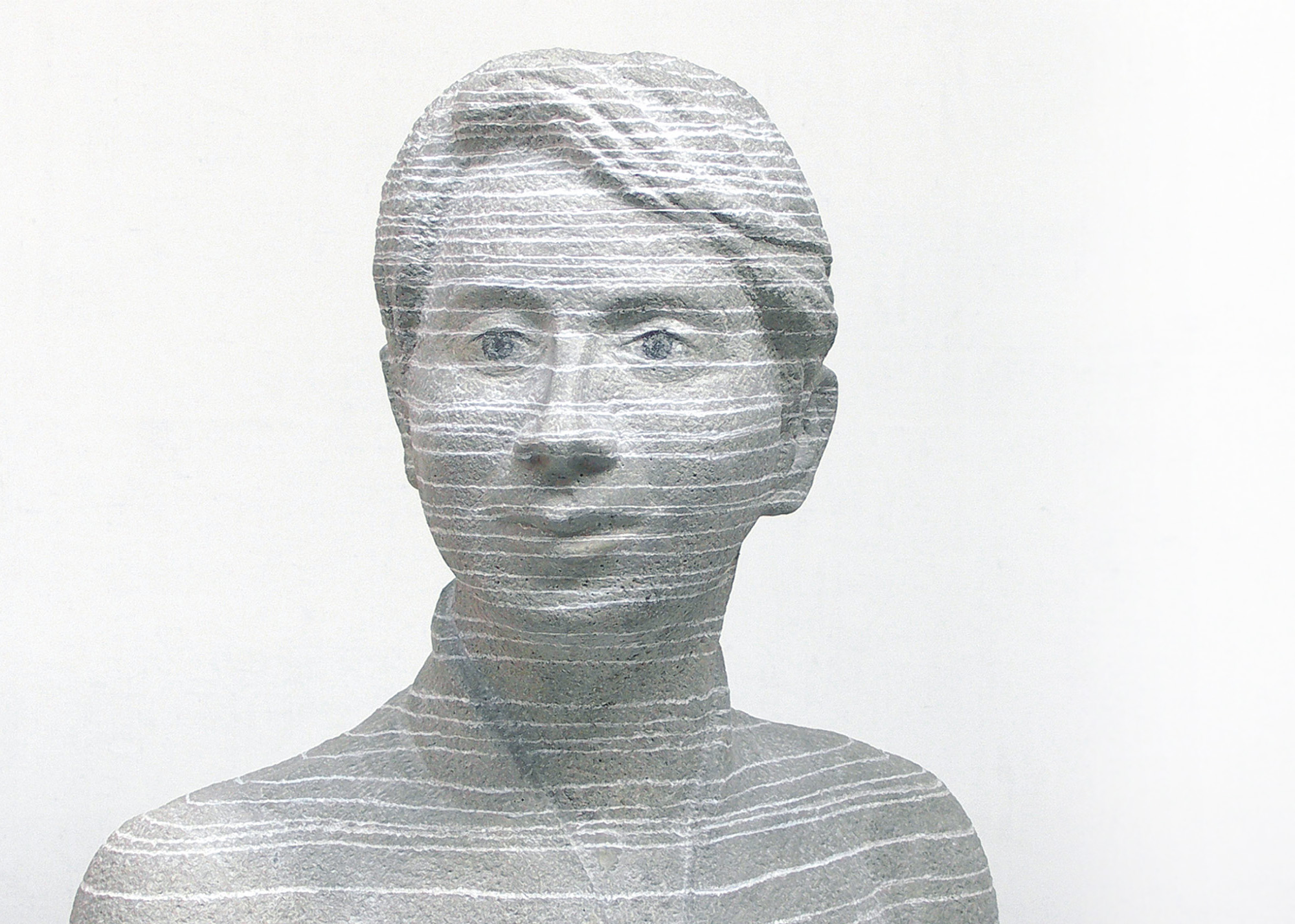 Erhard Mika, Hürth-Efferen, Skulpturen, Geschichtete Büste, 2017, Steinguss graviert, H 51 cm
