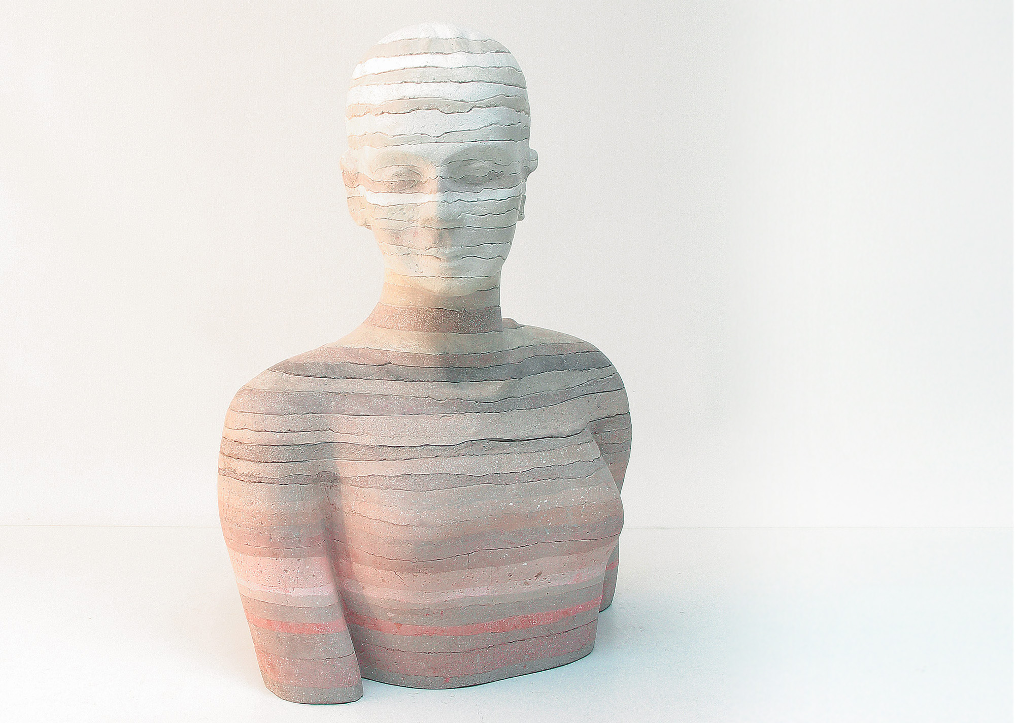 Erhard Mika, Hürth-Efferen, Skulpturen, Seinsschichten, 2018, Steingranulat-Schichtguss, Höhe 56 cm